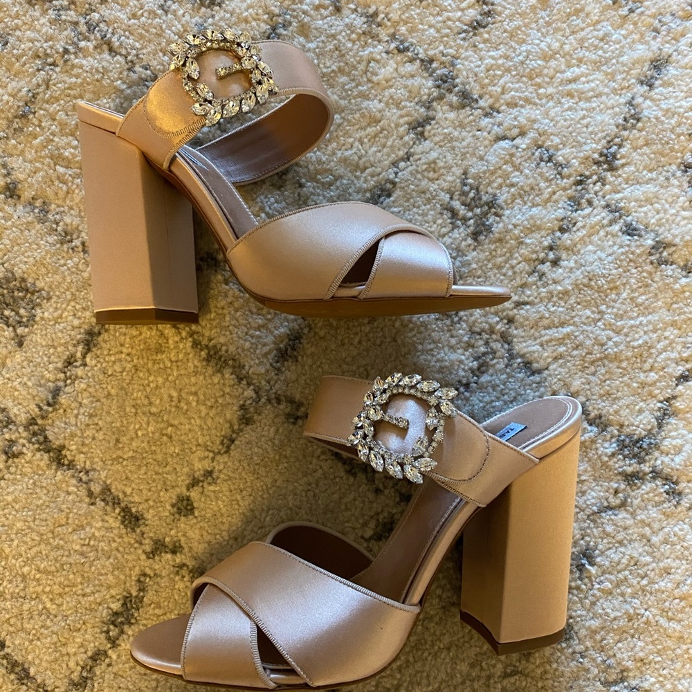 NIB Tabitha Simmons Reyner Heels